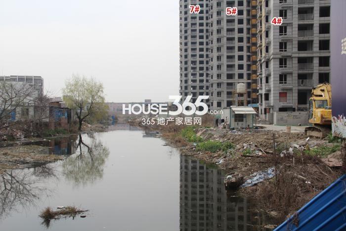 凯喜雅锦河4、5、7号楼施工进度实景图 2015.3摄