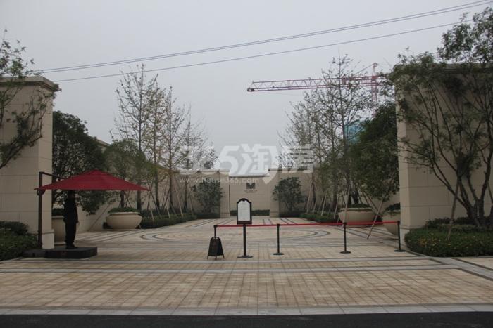 万科大都会79号售楼处实景图 2015年11月摄