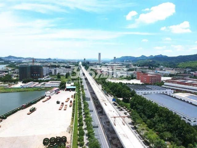 杭临轻轨科技城站施工进度（2018.7）