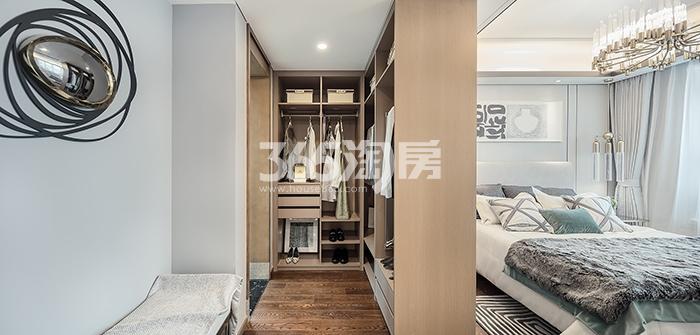 荷岸晓风（花园）119㎡衣帽间样板间图