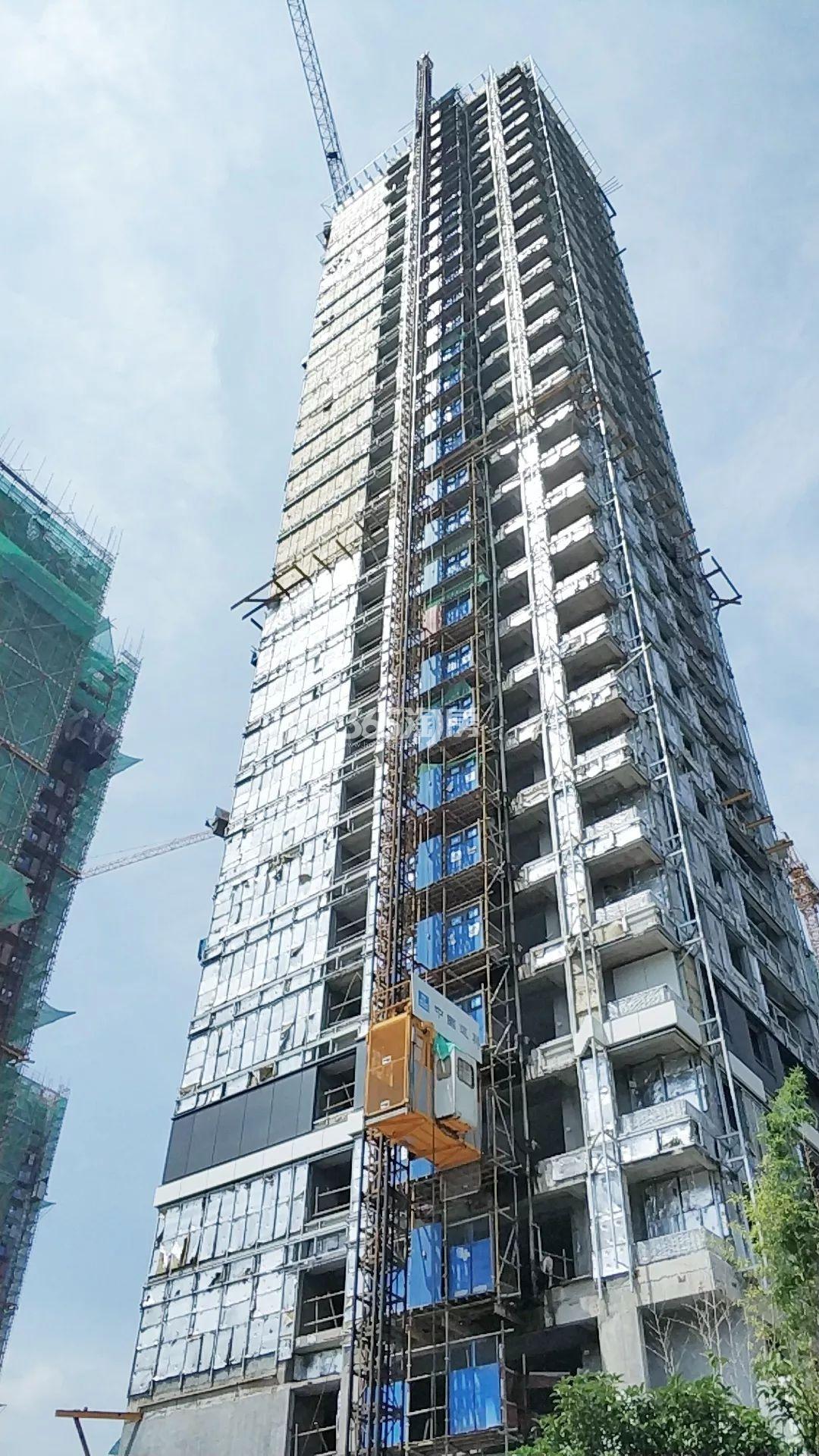 越秀湖山悦7号楼主体结构已封顶，内部装修进行中