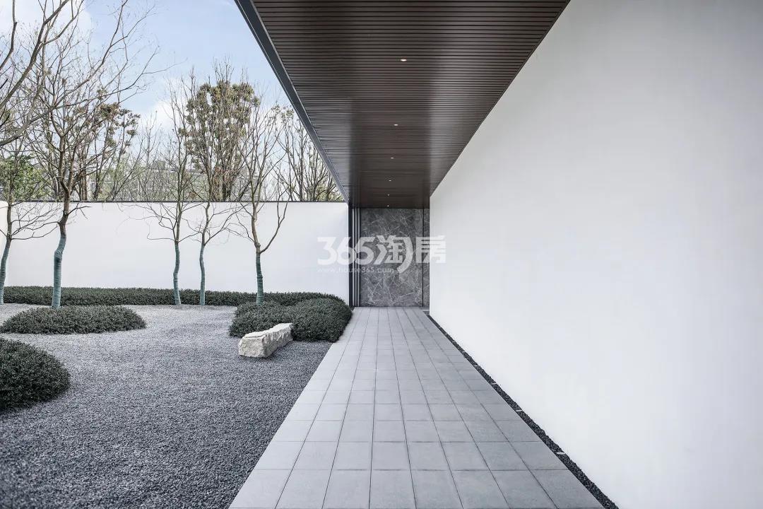 2020年4月地铁万科五常车辆段上盖「天空墅」体验中心一角实景图