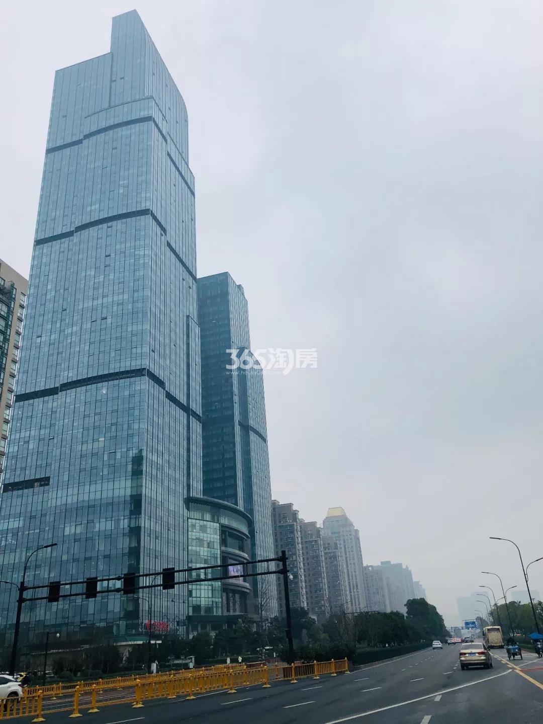 滨江新希望拥潮府周边雷迪森实景图 2019年1月摄