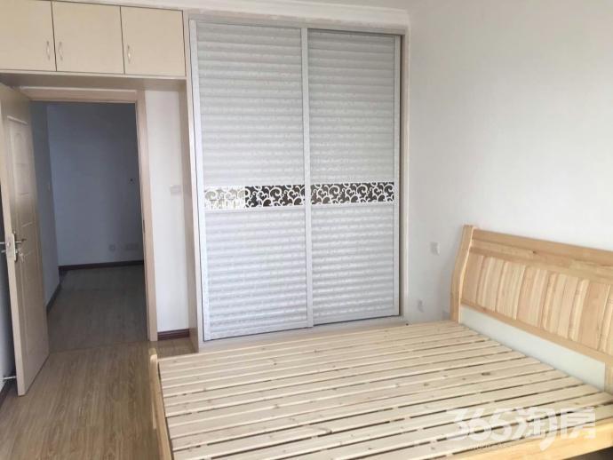 【摄山星城晶都名苑2室2厅1卫70㎡整租精装房