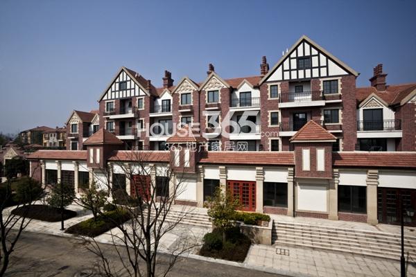 杉杉恒和依山郡