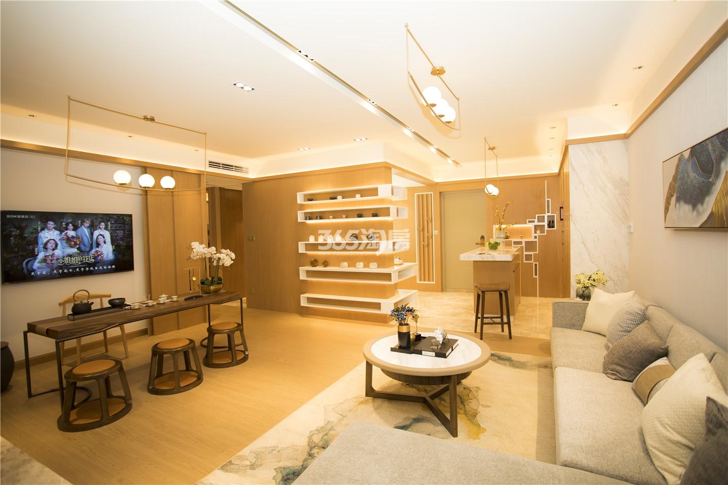 明发湖光山色样板间