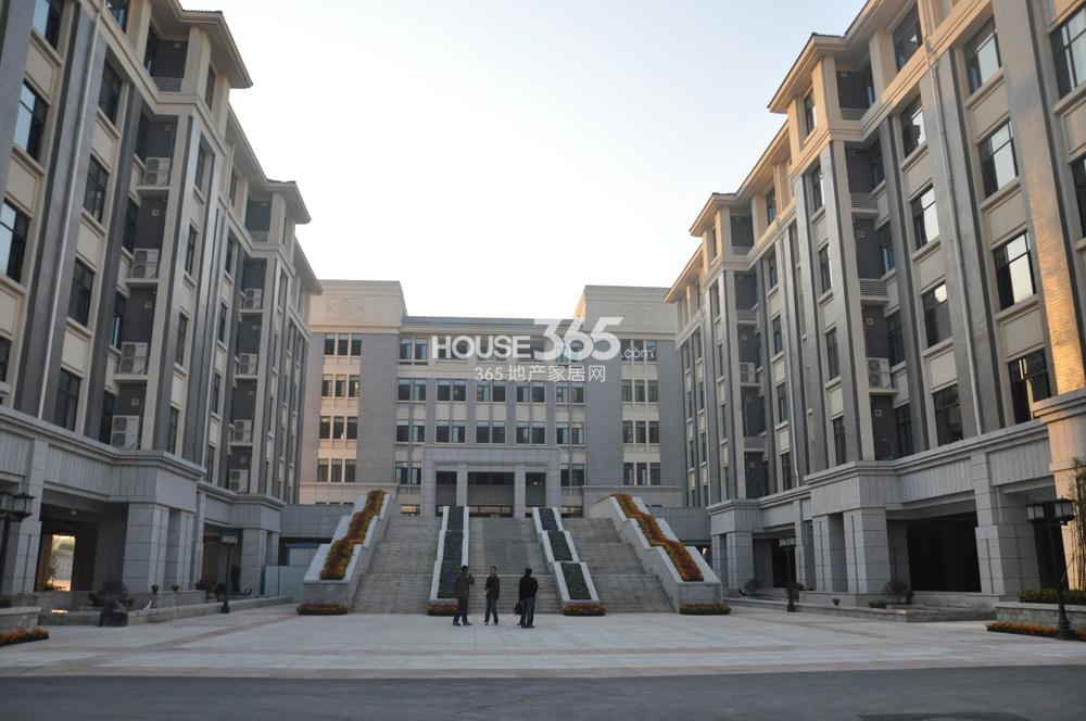 恒盛金陵湾附近树人国际学校(12.26)