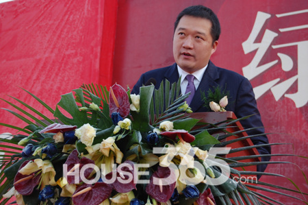 绿城集团副董事长罗钊明在开工典礼上讲话