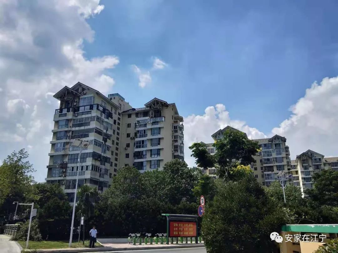 实探百家湖湖景房!同小区房价差17000元/㎡!