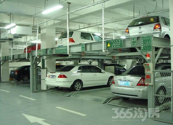 万科金色名郡机械车位